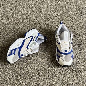 Vintage Reebok Women's Training Shoes Sneakers White Blue 7.5 Retro 90s Y2K